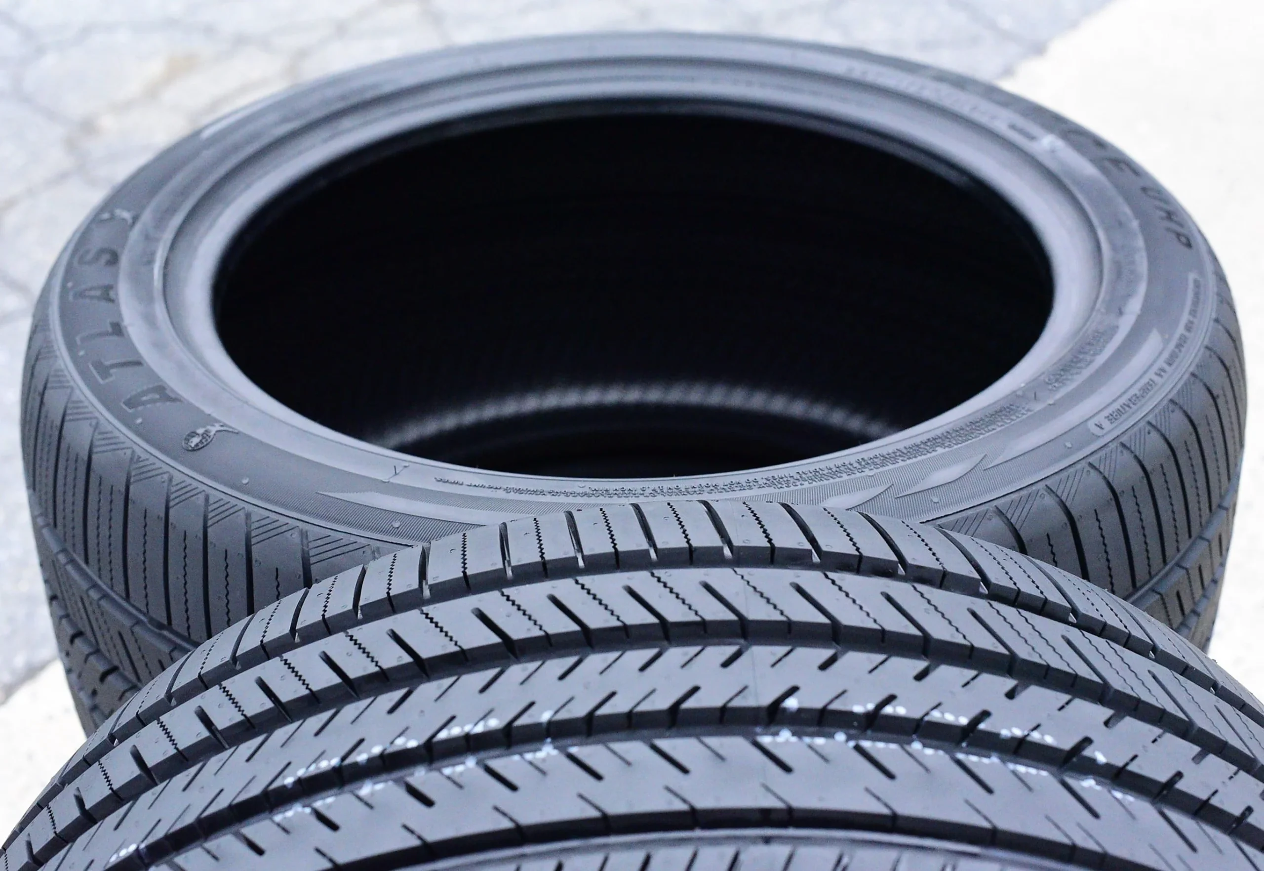 A set of 4 (4)265/35R20 99Y XL high-performance full-season tires for: 2015-23 Ford Mustang EcoBoost Premium, 2012-13 Audi A7 Quattro Base - Image 2