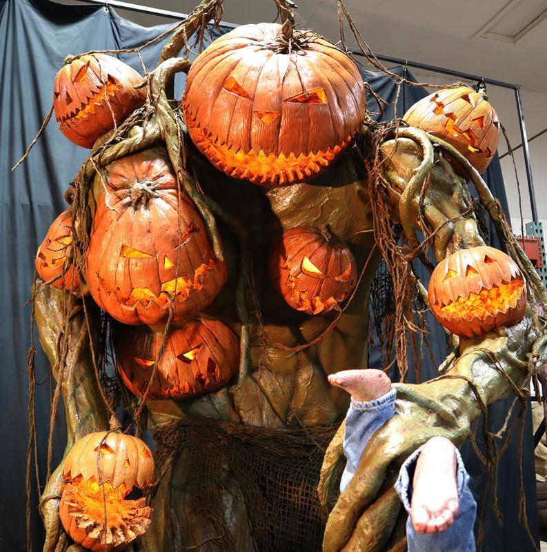 Halloween Giant Pumpkin Monster, 8-Foot - 2025 - Image 3